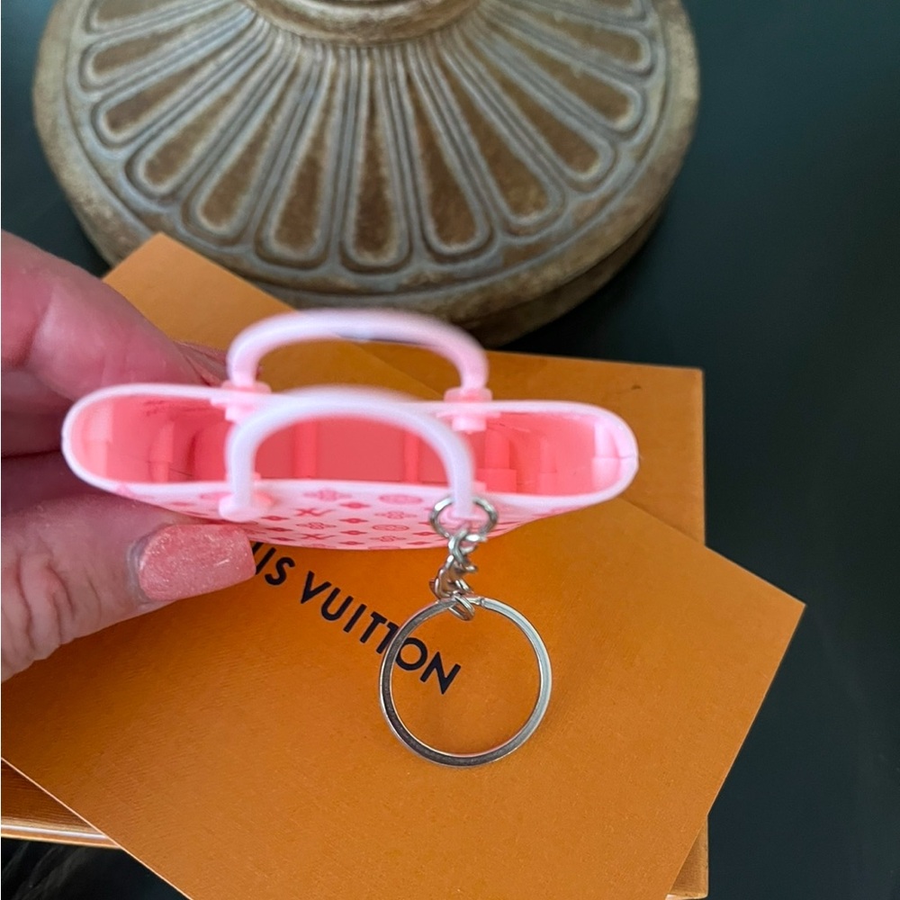 LV and Dior Fashion Keychains - Picture 11 of 12